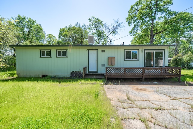 1430 Oakdale Ln, Redding, CA 96003 - view of front of house with a wooden deck