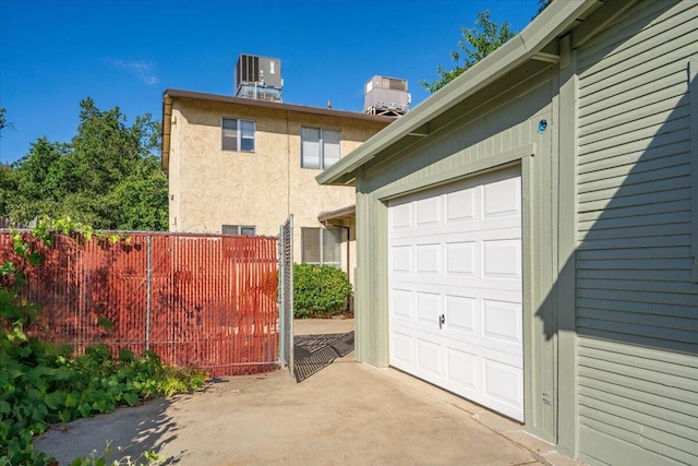 830 W St, Redding, CA 96001 - garage featuring driveway