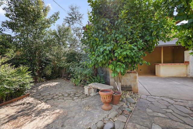 3428 Adams Ln, Redding, CA 96002 - view of patio featuring concrete driveway