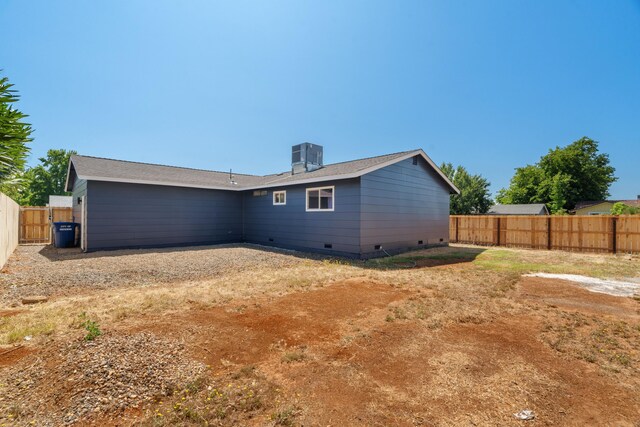 3704 Polaris Way, Redding, CA 96002 - rear view of property featuring crawl space and a fenced backyard