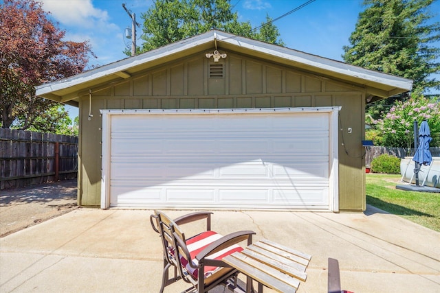 2912 Squire Ave, Redding, CA 96002 - view of detached garage