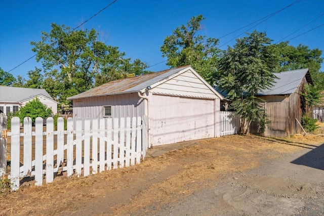 1120 Franklin St, Red Bluff, CA 96080 - view of garage