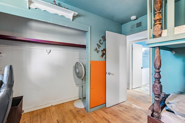 19078 Gravel Plant Rd, Redding, CA 96002 - interior space with wood finished floors