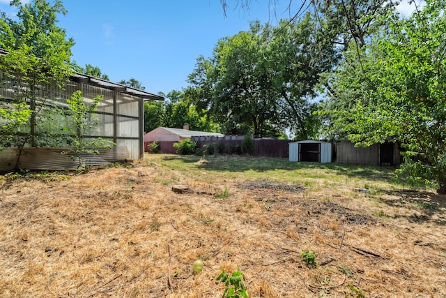 19078 Gravel Plant Rd, Redding, CA 96002 - view of yard with an outdoor structure