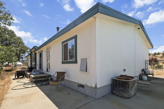 3287 Yolla Bolly Rd, Igo, CA 96047 - rear view of property with crawl space and a patio area