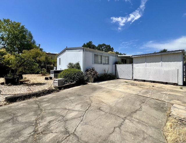 4784 White River Dr, Redding, CA 96003 - view of front of home