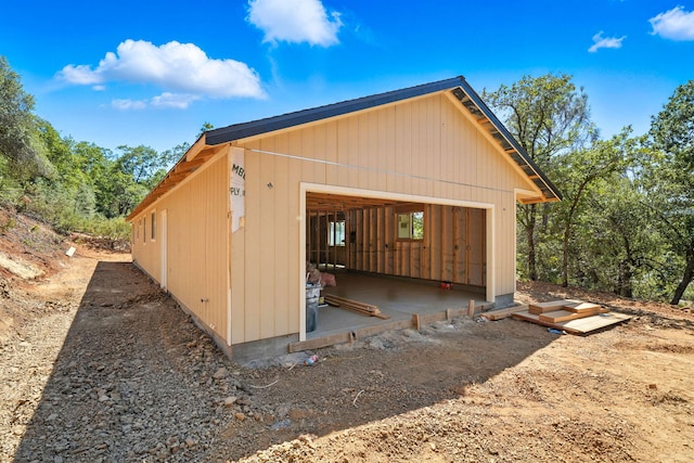 735 Shasta Park Dr, Shasta Lake, CA 96019 - view of outdoor structure with a garage
