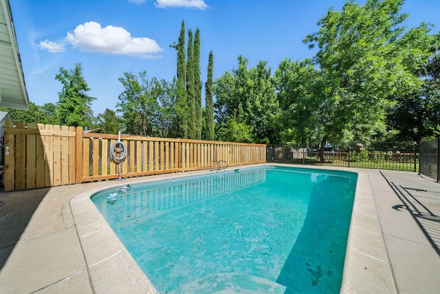 3351 Nicolet Ln, Redding, CA 96001 - view of pool