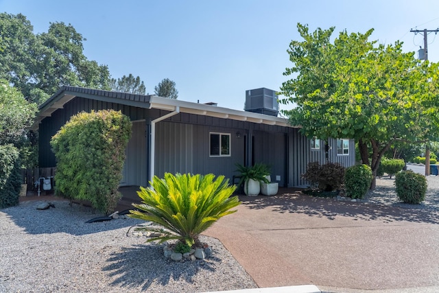 303 Pearl St, Redding, CA 96003 - photo 1