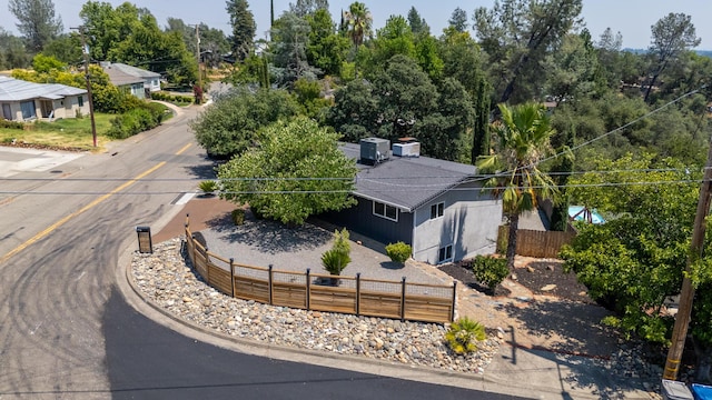 303 Pearl St, Redding, CA 96003 - photo 2