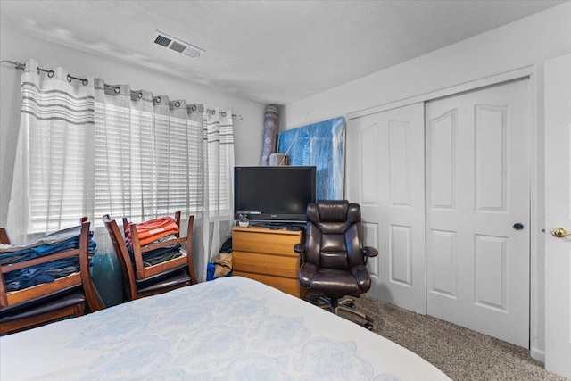 732 Stonebriar Trl, Redding, CA 96003 - carpeted bedroom featuring a closet
