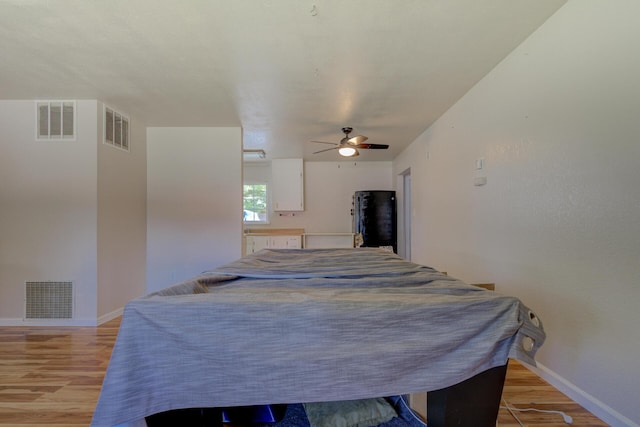 37153/55 Siskiyou St, Burney, CA 96028 - dining area with light wood-style floors and a ceiling fan