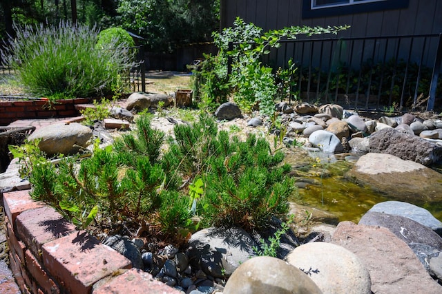 290 Mountain View Dr, Lewiston, CA 96052 - view of yard