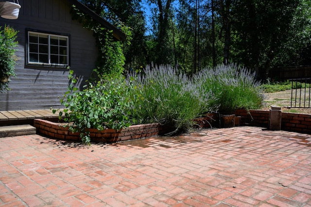290 Mountain View Dr, Lewiston, CA 96052 - view of patio