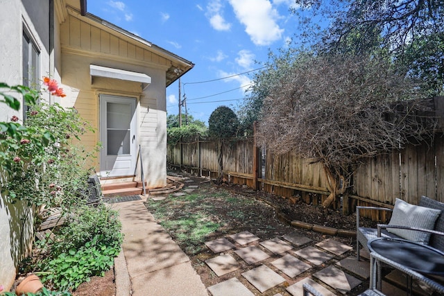 21552157 Butte St, Redding, CA 96003 - fenced backyard featuring entry steps
