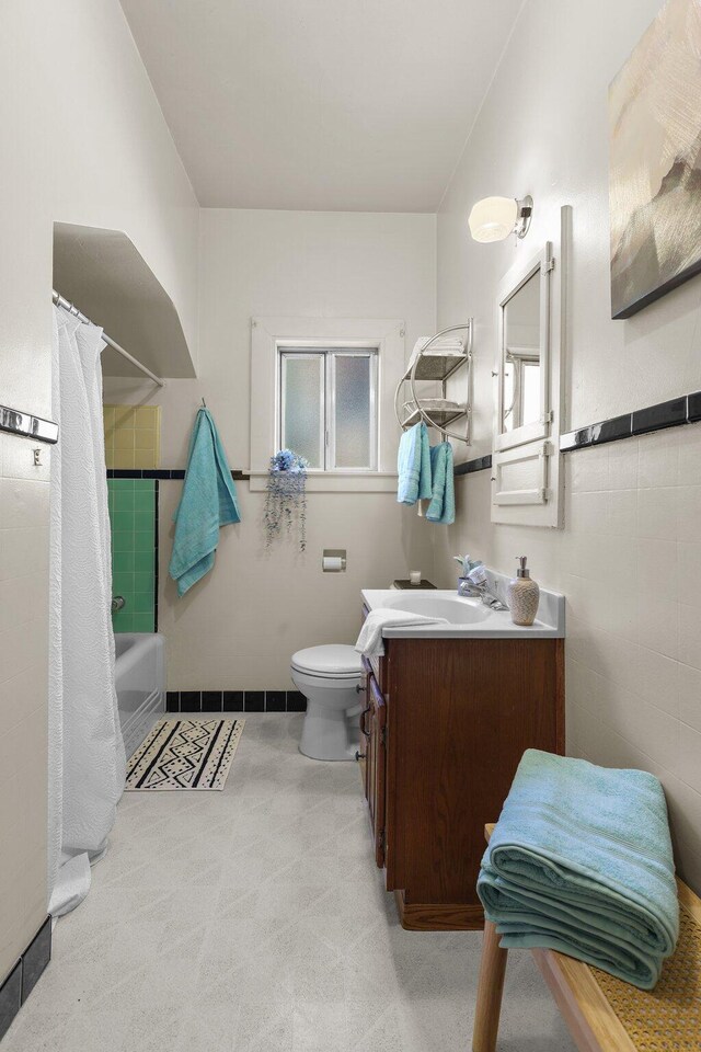 21552157 Butte St, Redding, CA 96003 - full bathroom with vanity and shower / bathtub combination with curtain