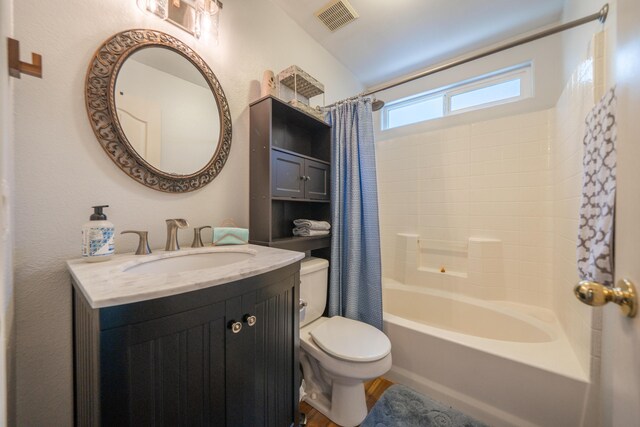 3388 Oak St, Anderson, CA 96007 - bathroom featuring shower / tub combo with curtain and vanity