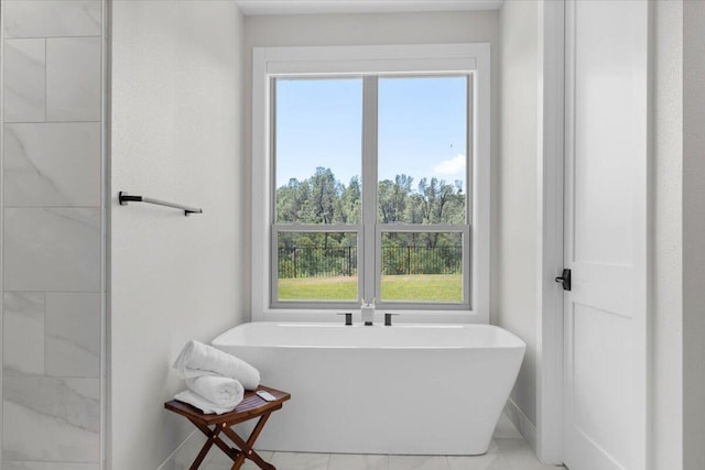 16520 Blarney Ln, Redding, CA 96001 - full bath with a soaking tub and healthy amount of natural light