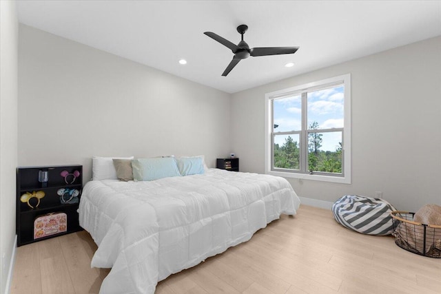 16520 Blarney Ln, Redding, CA 96001 - bedroom featuring wood finished floors, recessed lighting, and a ceiling fan