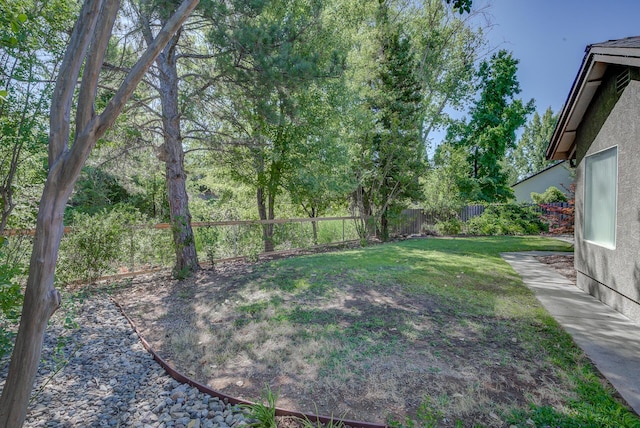 1633 Wee Burn Ct, Redding, CA 96003 - view of fenced backyard