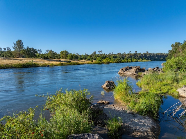 15460 China Rapids Dr, Red Bluff, CA 96080