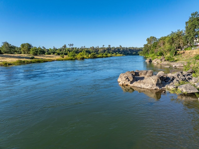 15460 China Rapids Dr, Red Bluff, CA 96080