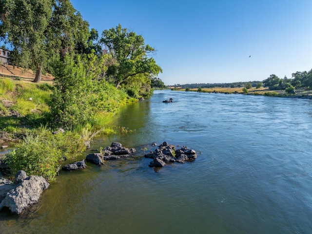 15460 China Rapids Dr, Red Bluff, CA 96080