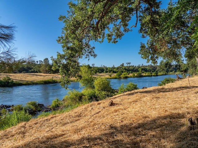 15460 China Rapids Dr, Red Bluff, CA 96080