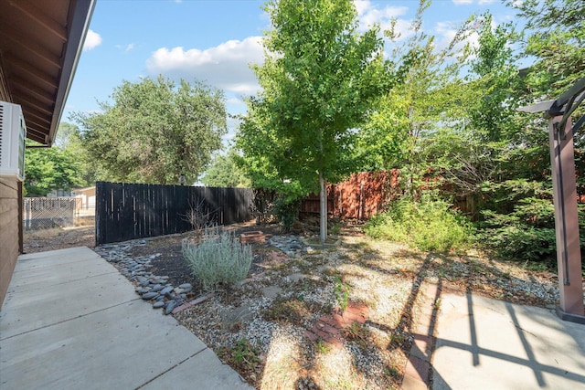 678 W St, Redding, CA 96001 - view of yard