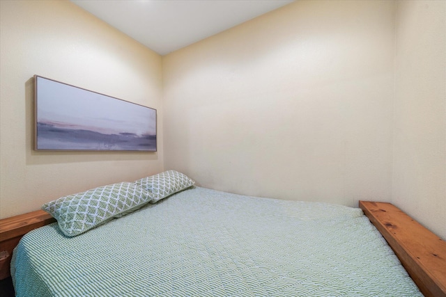 19396 Natalie Way, Redding, CA 96003 - bedroom featuring carpet flooring