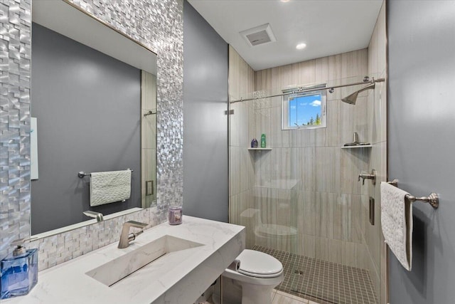 19580 Mockingbird Ln, Redding, CA 96002 - full bathroom with a shower stall and vanity