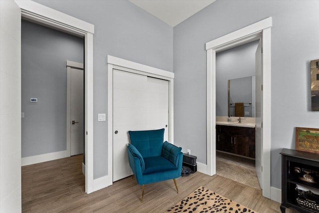19580 Mockingbird Ln, Redding, CA 96002 - living area featuring wood finished floors and baseboards
