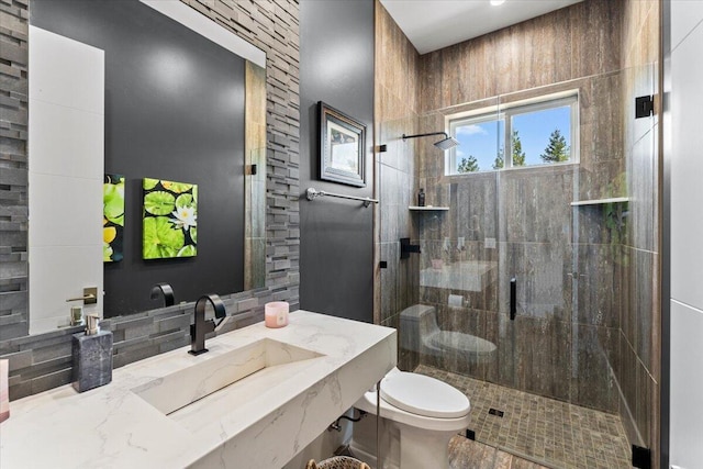19580 Mockingbird Ln, Redding, CA 96002 - bathroom with a stall shower and vanity