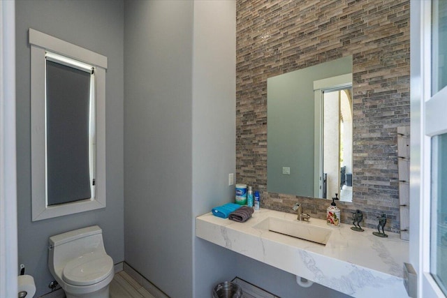 19580 Mockingbird Ln, Redding, CA 96002 - half bathroom with toilet and vanity
