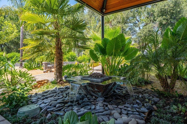 19580 Mockingbird Ln, Redding, CA 96002 - view of yard