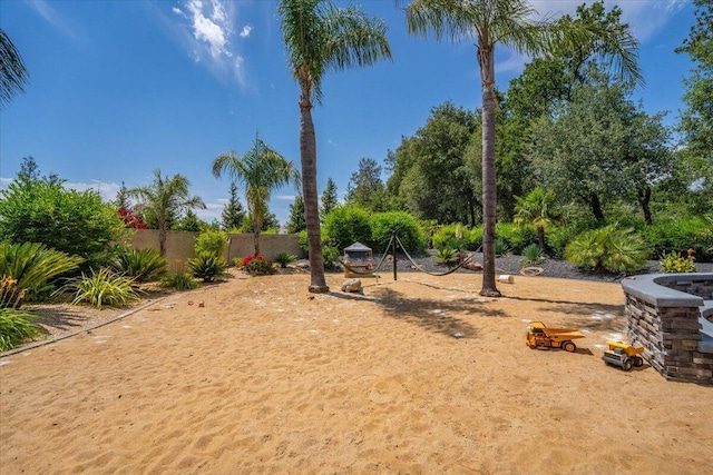 19580 Mockingbird Ln, Redding, CA 96002 - view of yard