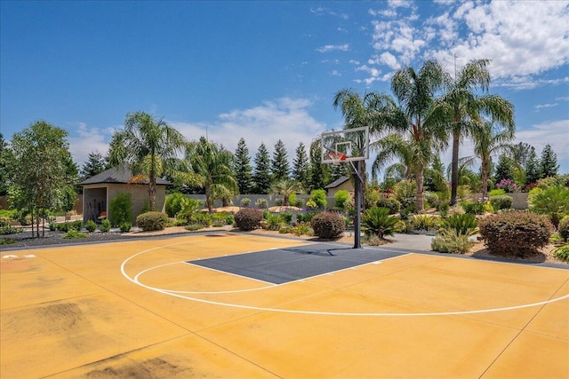 19580 Mockingbird Ln, Redding, CA 96002 - view of sport court with basketball court