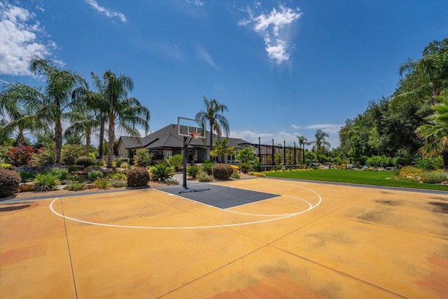 19580 Mockingbird Ln, Redding, CA 96002 - view of sport court featuring community basketball court