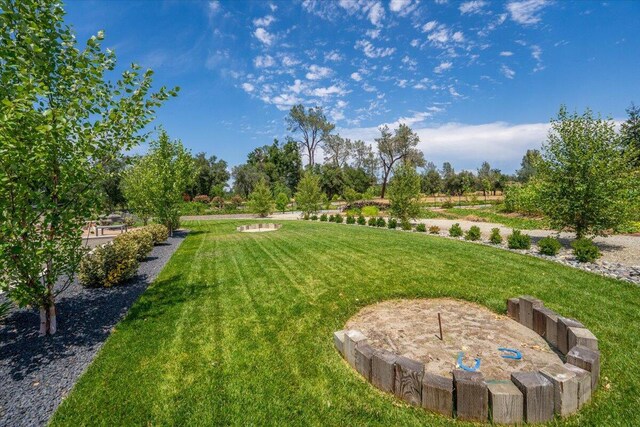 19580 Mockingbird Ln, Redding, CA 96002 - view of green lawn