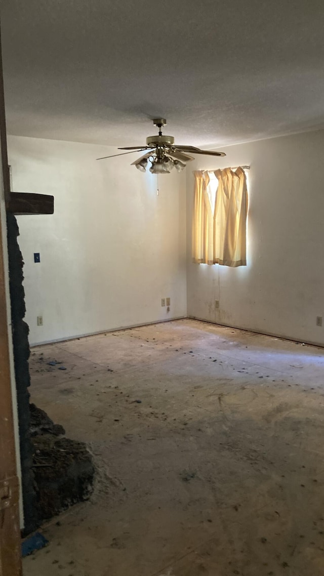 770 Day Rd, Mcarthur, CA 96056 - empty room featuring a ceiling fan