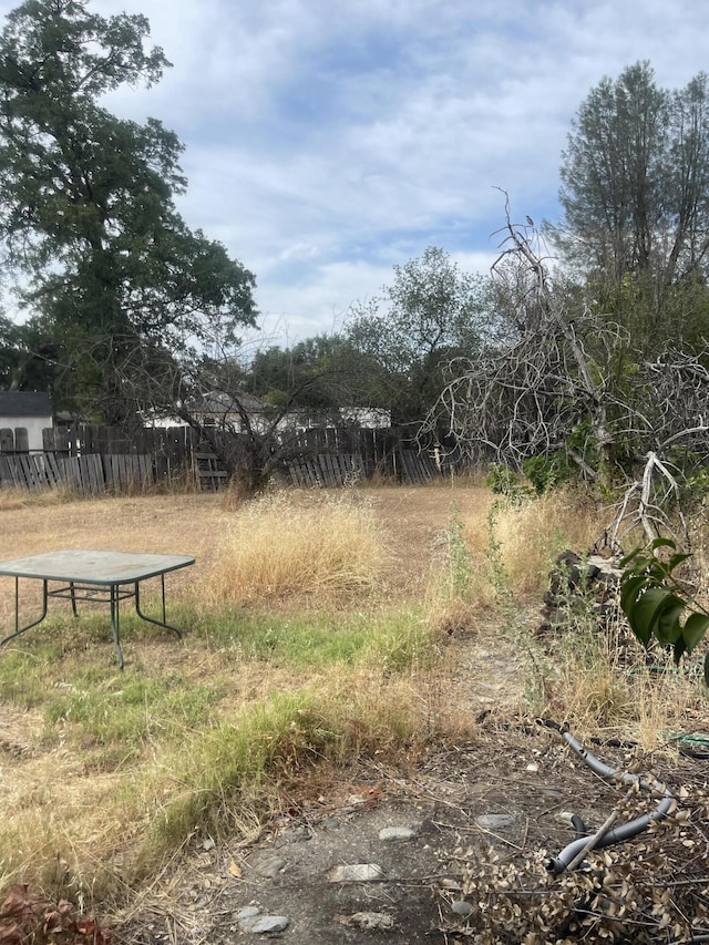 1110 Dusty Ln, Redding, CA 96002 - view of yard