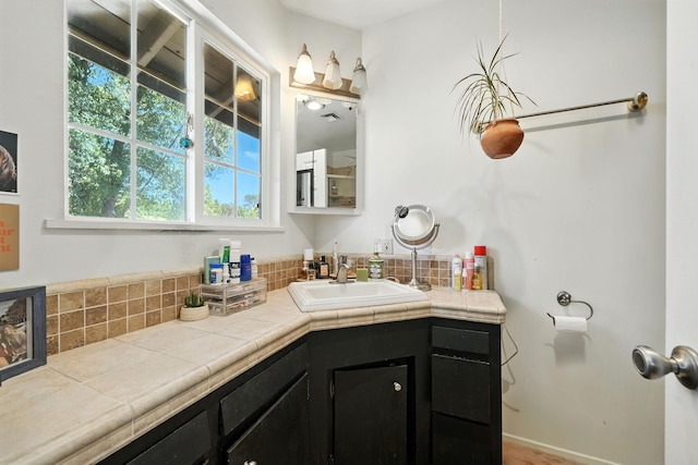 1448 Carter Way, Redding, CA 96002 - bathroom with tasteful backsplash and vanity