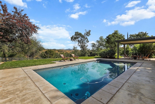 3540 Scenic Dr, Redding, CA 96001 - swimming pool with a patio area