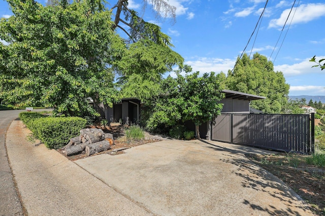 3540 Scenic Dr, Redding, CA 96001 - view of patio