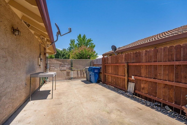 3628 Somerset Ave, Redding, CA 96002 - view of patio