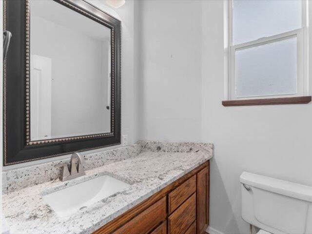 15540 China Rapids Dr, Red Bluff, CA 96080 - half bath with toilet and vanity