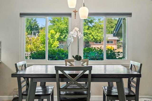 3442 Thomas Ave, Anderson, CA 96007 - dining area featuring baseboards