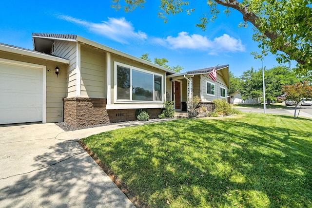 2045 Washington Ave, Red Bluff, CA 96080 - view of front of house with a front lawn, a garage, and driveway