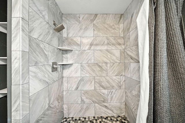 2045 Washington Ave, Red Bluff, CA 96080 - bathroom featuring a tile shower