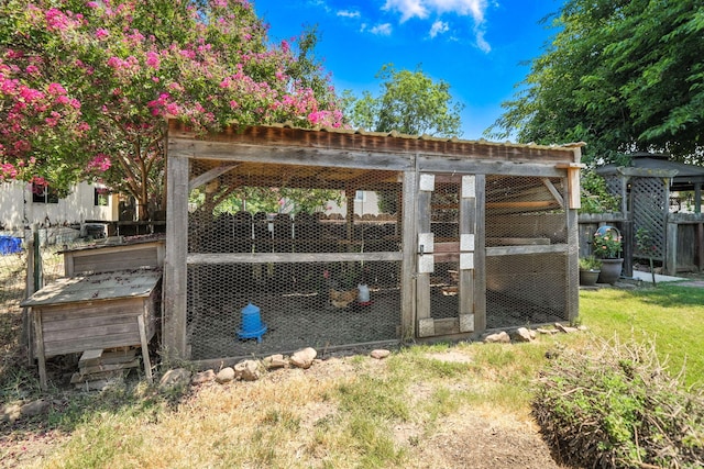 24470 Oklahoma Ave, Red Bluff, CA 96080 - view of poultry coop